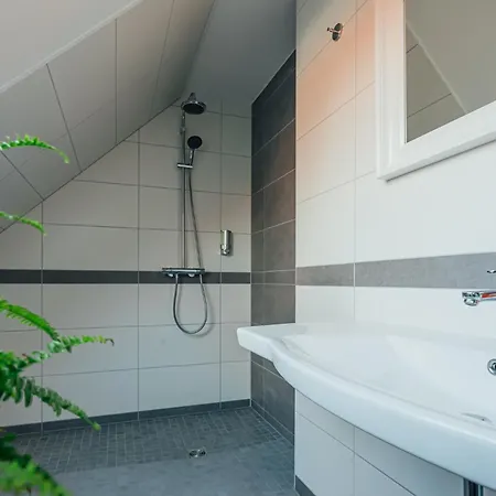 Meinpartments - Modern Business Apartment